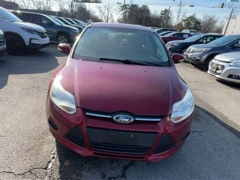Used 2013 Ford Focus SE w/ SE Winter Pkg image 4