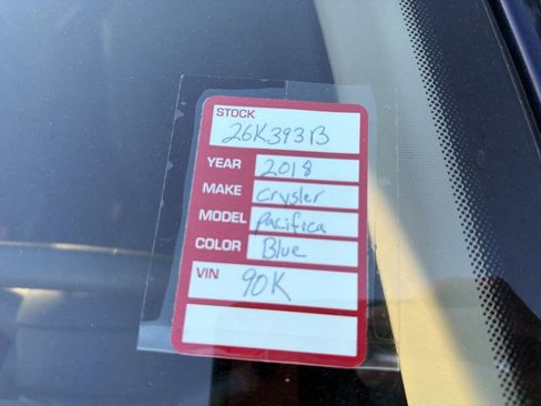 Used 2018 Chrysler Pacifica L image 11