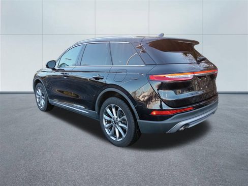 Used 2020 Lincoln Corsair AWD w/ Premium Package image 3