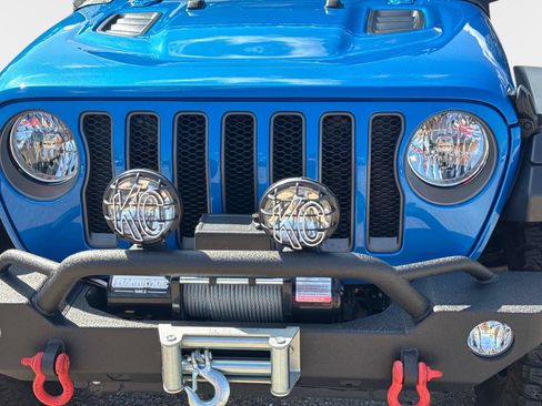 Used 2023 Jeep Wrangler Unlimited Rubicon AWD/4WD image 9