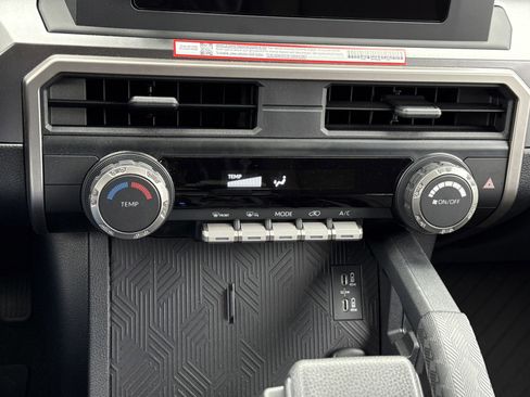 Used 2025 Toyota 4Runner SR5 image 28