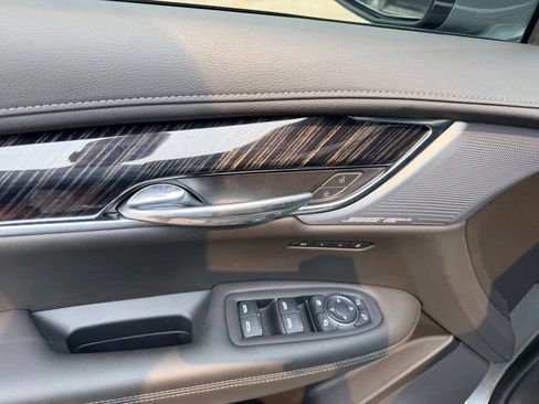 Used 2023 Cadillac XT6 Premium Luxury FWD image 22