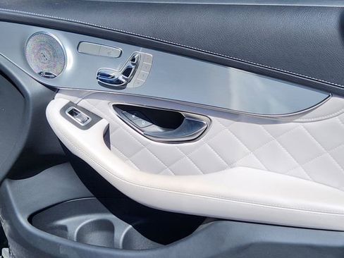 Used 2018 Mercedes-Benz GLC 300 4MATIC image 21