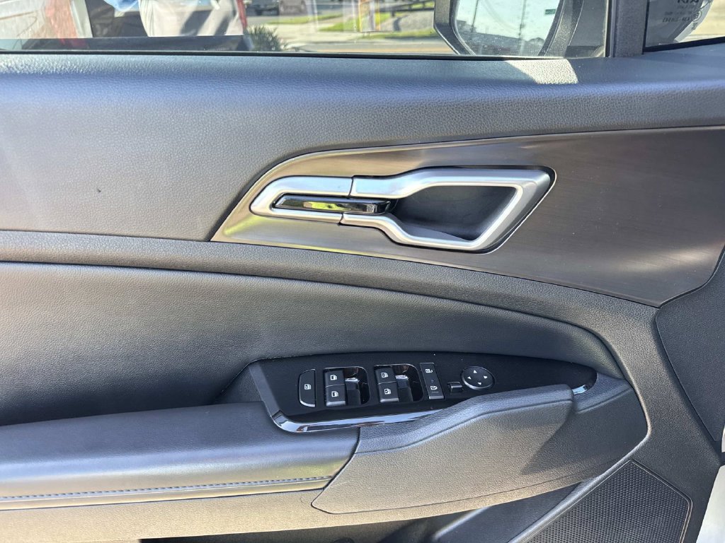 Used 2024 Kia Sportage EX FWD image 20