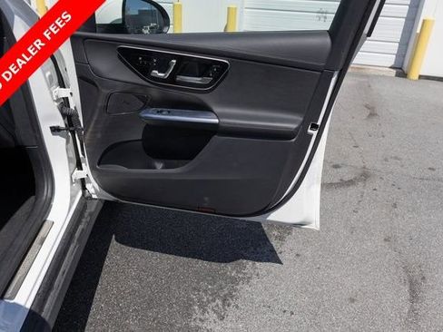 Used 2024 Mercedes-Benz GLC 300 4MATIC image 19