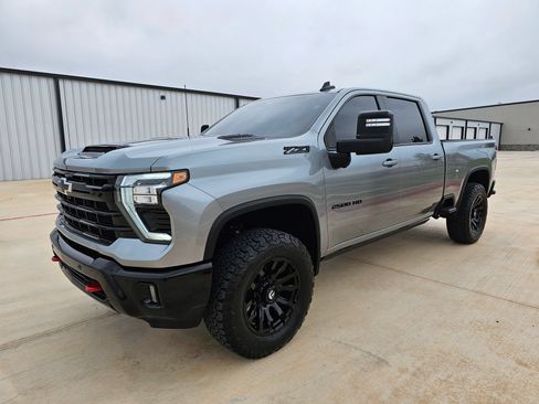 Used 2025 Chevrolet Silverado 2500 LT w/ Trail Boss Package AWD/4WD image 10