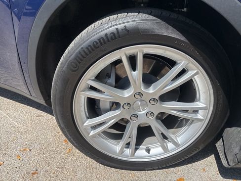 Used 2021 Tesla Model Y Long Range image 10