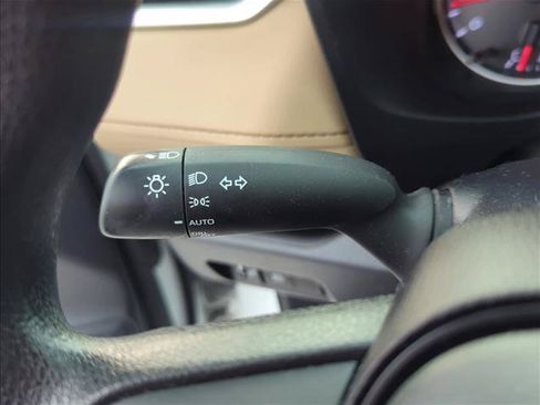 Used 2022 Toyota RAV4 XLE AWD/4WD image 14