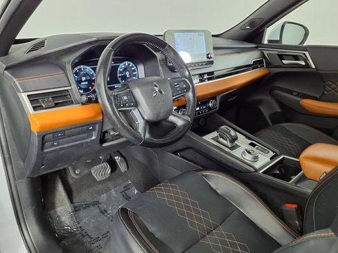 Used 2024 Mitsubishi Outlander SEL FWD image 17