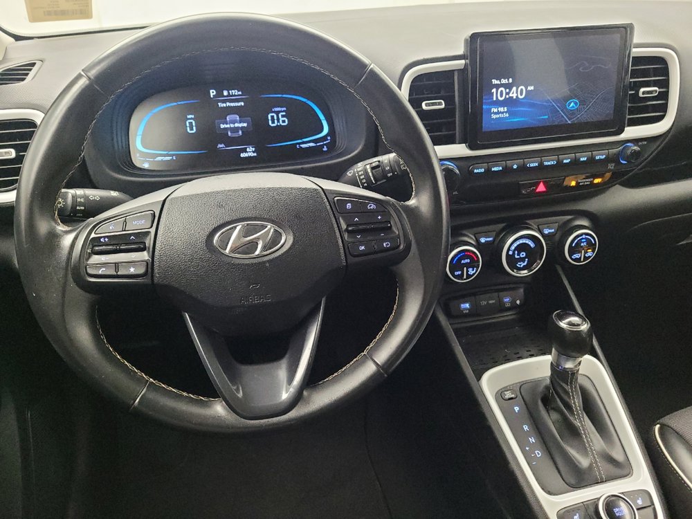 Used 2023 Hyundai Venue Limited FWD image 22