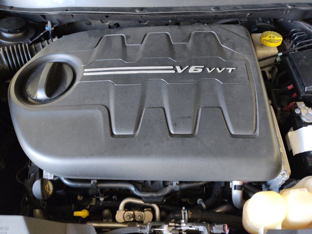 Used 2019 Jeep Cherokee Limited w/ Luxury Group FWD image 30