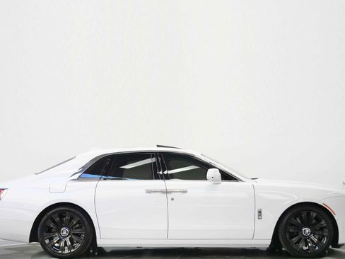 Used 2022 Rolls-Royce Ghost w/ Ghost Package AWD/4WD image 2