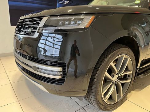 Used 2024 Land Rover Range Rover Long Wheelbase SE AWD/4WD image 12