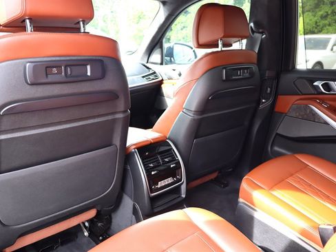 Used 2020 BMW X7 M50i AWD/4WD image 28