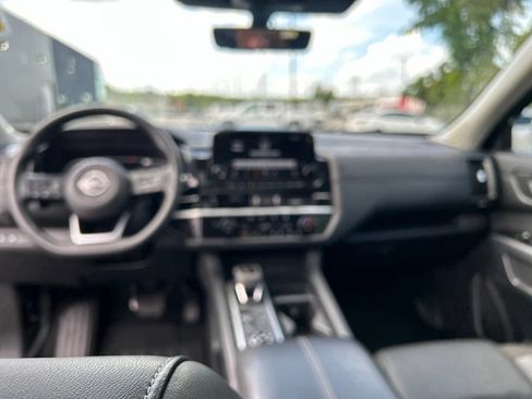 Certified 2025 Nissan Pathfinder SL w/ SL Premium Package AWD/4WD image 24