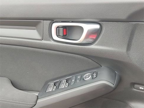 Used 2023 Honda Civic Sport image 28