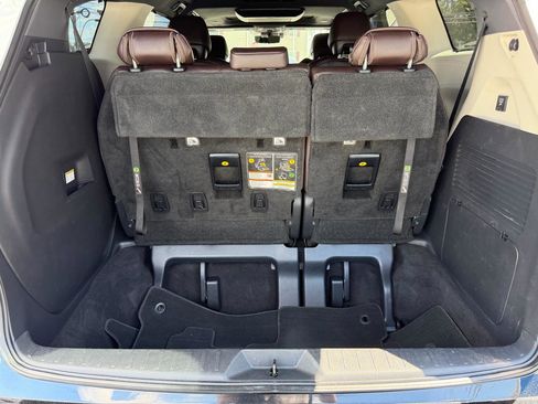 Used 2021 Toyota Sienna Platinum FWD image 30