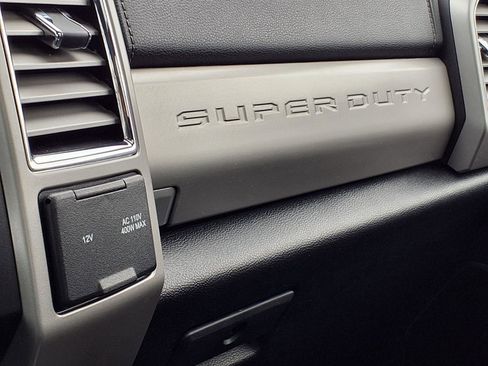 Used 2017 Ford F250 Lariat w/ Lariat Ultimate Package image 16