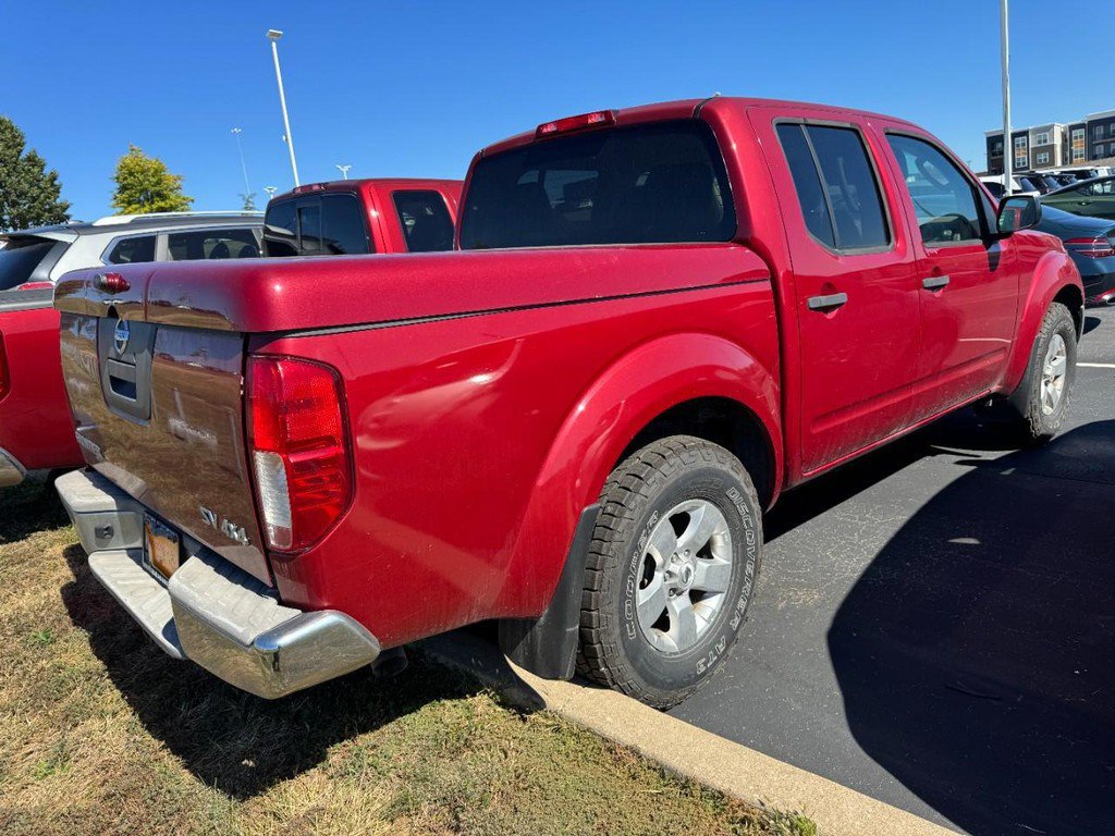Used 2011 Nissan Frontier SV AWD/4WD image 2