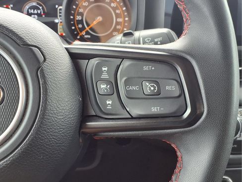 Used 2024 Jeep Wrangler Unlimited Rubicon AWD/4WD image 13