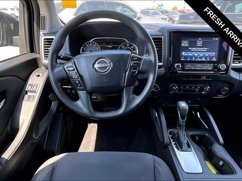 Used 2022 Nissan Frontier SV AWD/4WD image 11