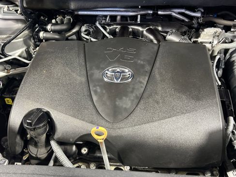 Used 2022 Toyota Highlander LE image 30