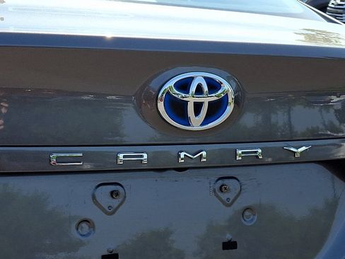 Used 2019 Toyota Camry LE FWD image 29