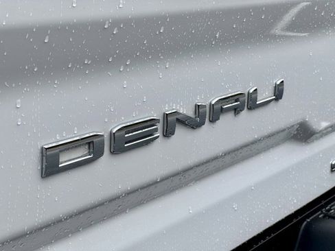 Used 2024 GMC Sierra 2500 Denali Ultimate w/ Max Trailering Package image 15