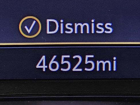 Used 2023 Chevrolet Equinox Premier image 17