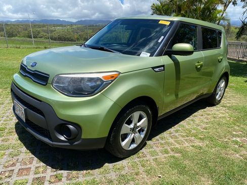 Used 2017 Kia Soul w/ Convenience Package FWD image 3