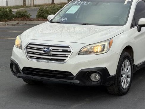 Used 2017 Subaru Outback 2.5i Premium image 10