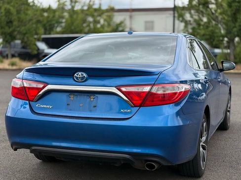 Used 2017 Toyota Camry XSE w/ Moonroof Package FWD image 5