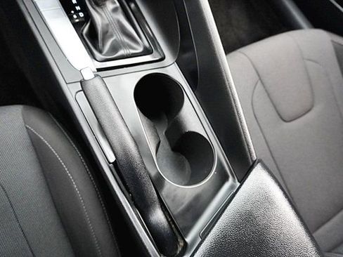 Used 2024 Hyundai Elantra SE image 28