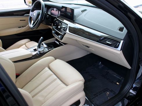 Used 2017 BMW 530i RWD image 20