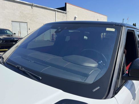 Used 2019 Land Rover Range Rover Sport HSE Dynamic AWD/4WD image 16