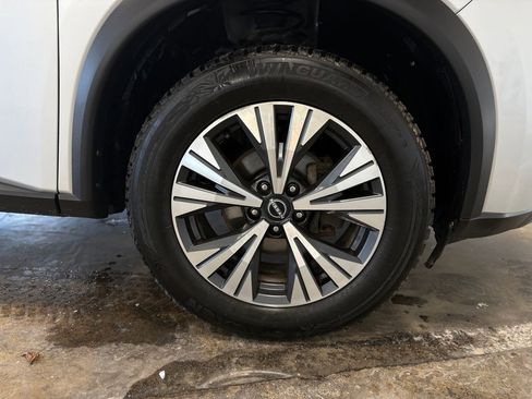 Used 2022 Nissan Rogue SV image 33