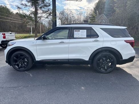 Used 2023 Ford Explorer ST-Line w/ Class IV Trailer Tow Package image 7