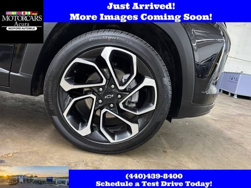 Used 2025 Chevrolet Trax RS FWD image 37