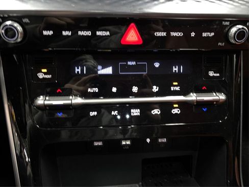 Certified 2024 Kia Carnival SX Prestige image 34