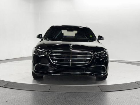 Used 2023 Mercedes-Benz S 580 4MATIC Sedan image 2