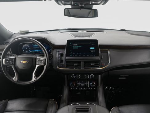 Used 2024 Chevrolet Tahoe Premier AWD/4WD image 16