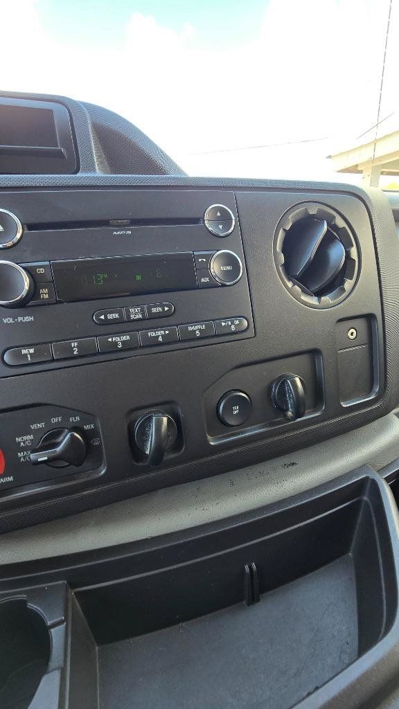 Used 2014 Ford E-150 and Econoline 150 Wagon RWD image 24