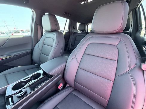 New 2026 Chevrolet Equinox LT w/ Convenience Package II FWD image 21
