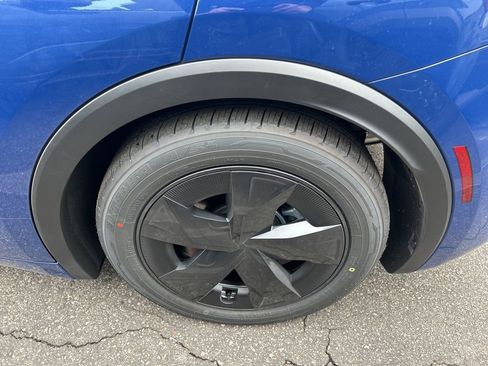 New 2026 Toyota Prius SE image 12