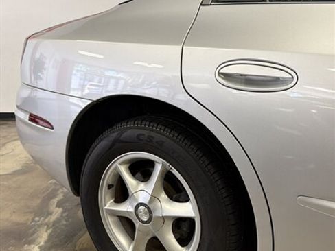 Used 2001 Oldsmobile Aurora 3.5 w/ Convenience Pkg FWD image 9