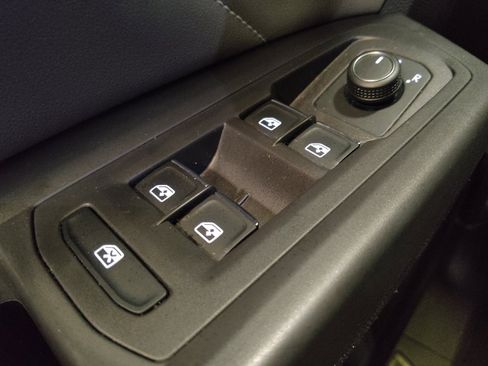 Used 2023 Volkswagen Atlas SE w/ Black Wheel Package FWD image 27
