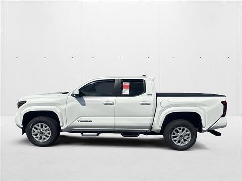 New 2025 Toyota Tacoma SR5 image 5