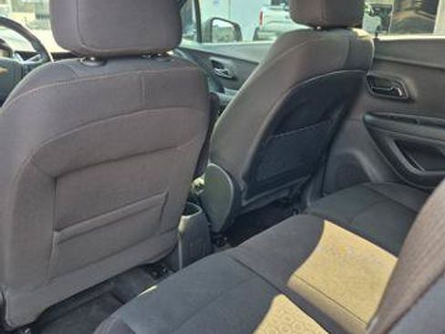 Used 2020 Chevrolet Trax LS w/ Tint and Cruise Package FWD image 15