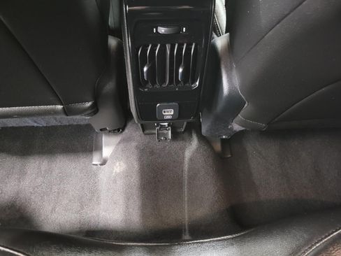 Used 2025 Jeep Compass Trailhawk AWD/4WD image 47