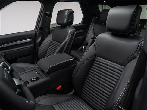 New 2026 Land Rover Discovery Limited Edition AWD/4WD image 15
